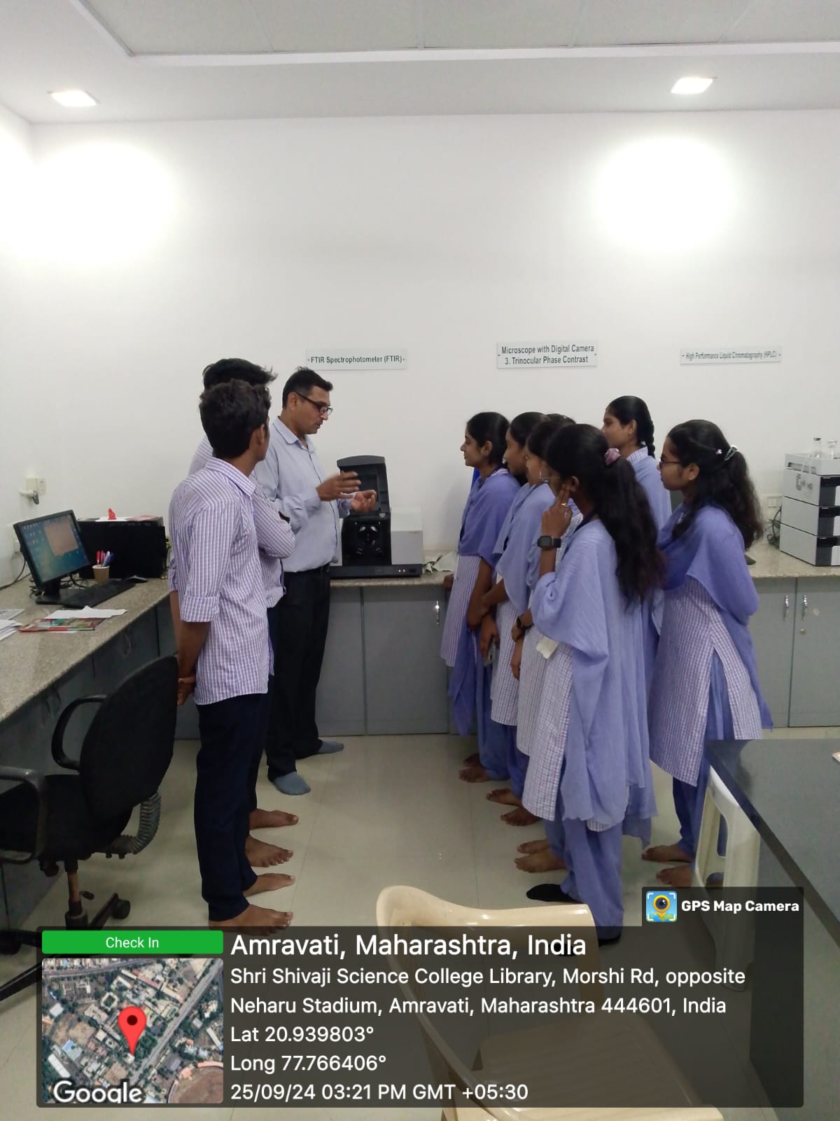 Advanced Instrumentation Techniques and their Practical Applications for for B.Sc. III Students