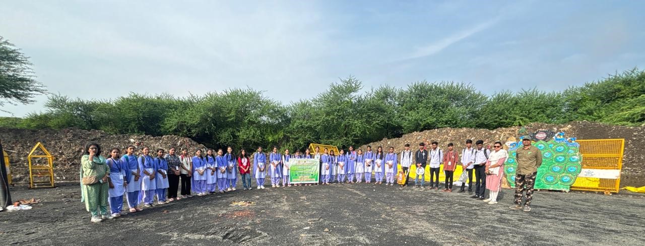 Student Group Photo Visit to Chhatri Lake