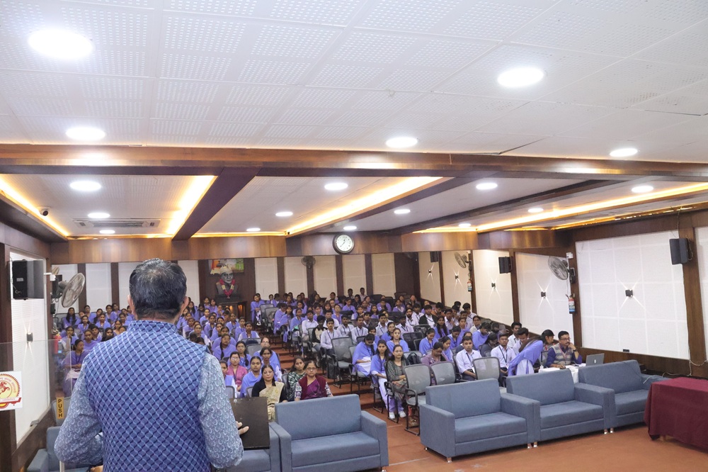 4_Guest Speaker Addressing One Day Workshop on Big Data Application Development using MATLAB