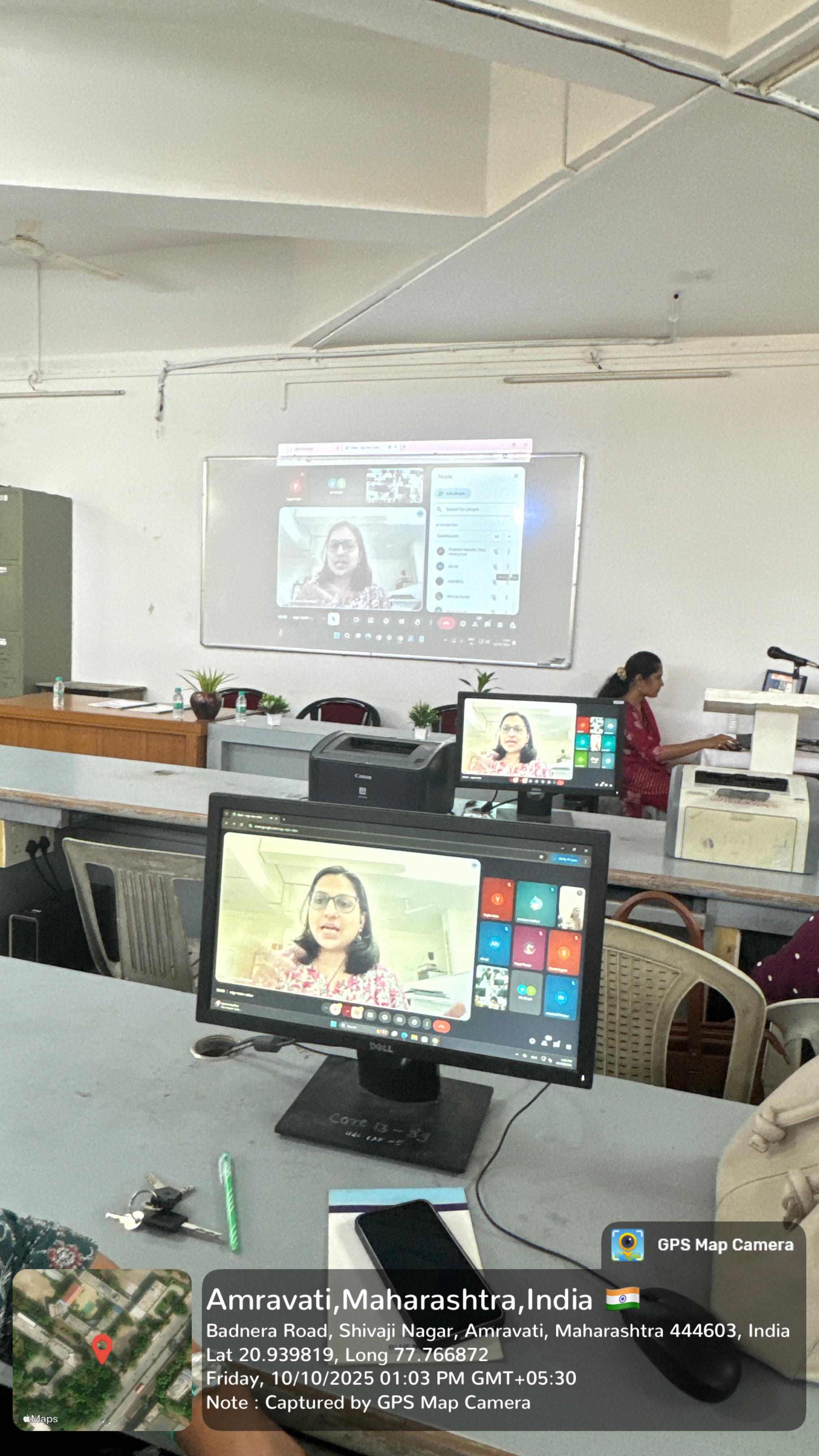 Dr.Manawa Divekar conducting the session 2