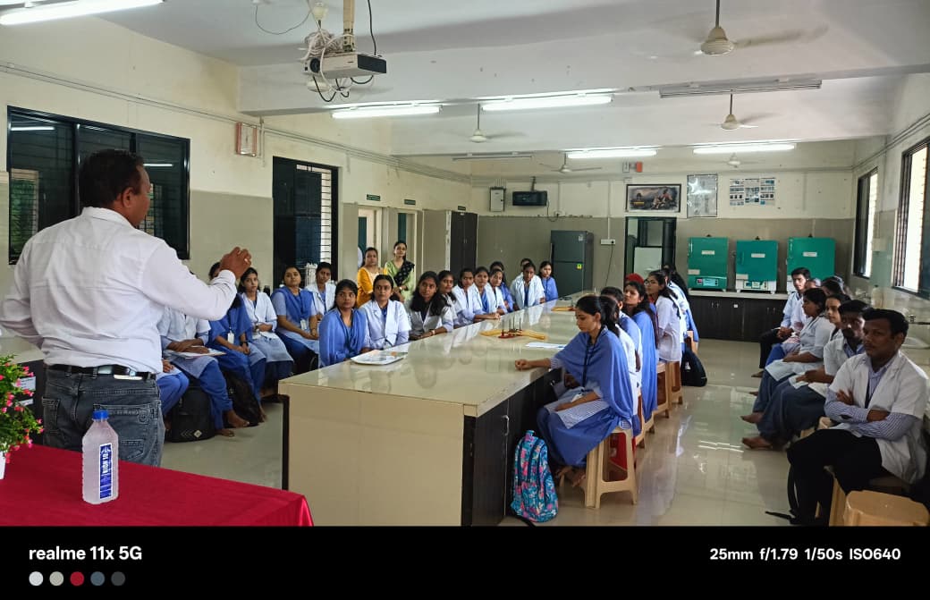 Learning the role of Auxin and Cytokinin in plant development.