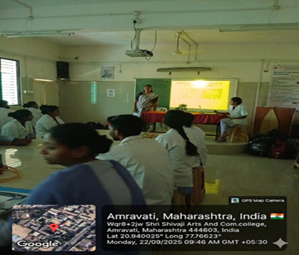 Dr. Shilpa Lokhande delivering an insightful lecture to B.Sc. students.