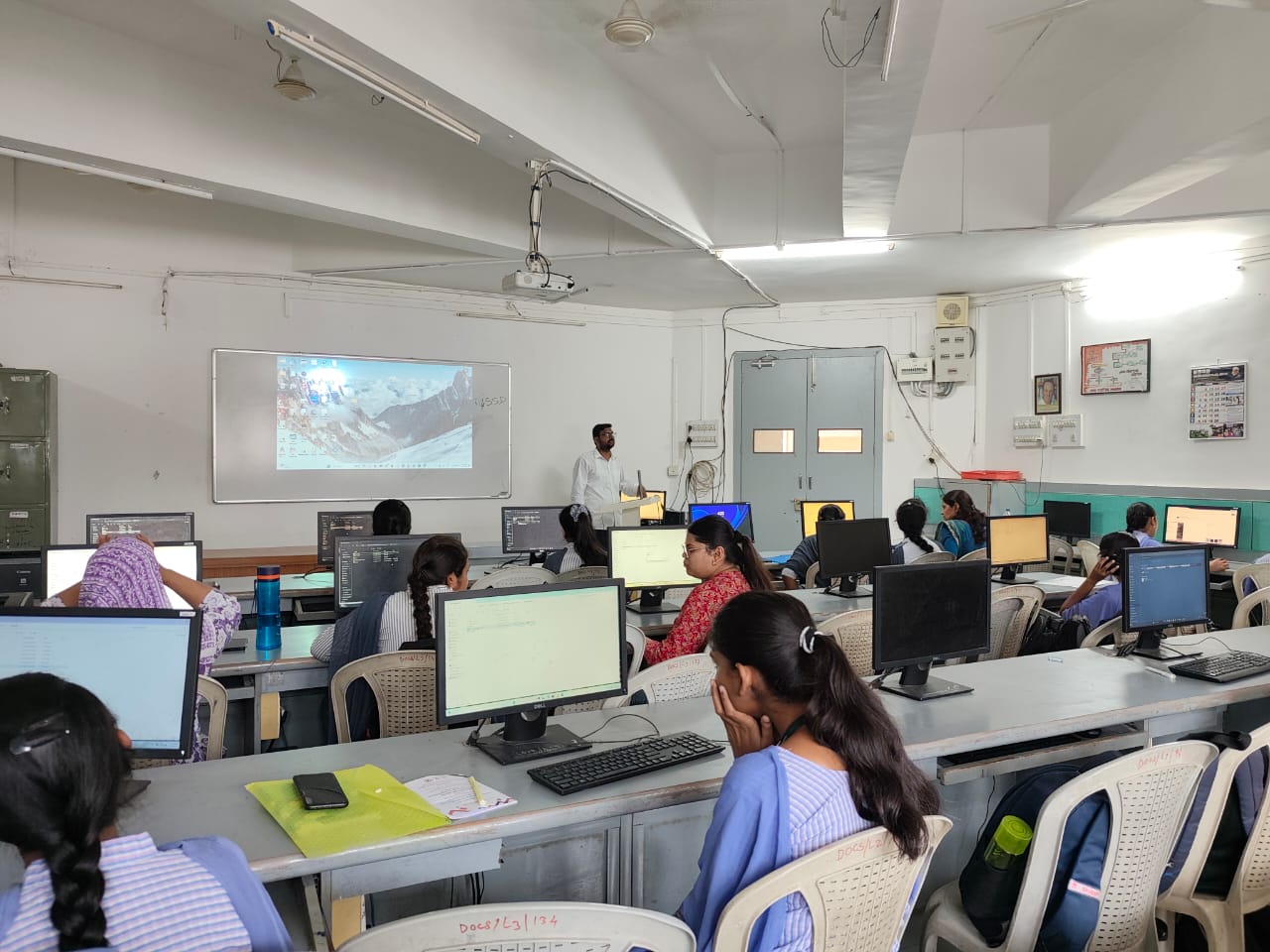 Dr. Vikas D. Ghadamode conducting practical session