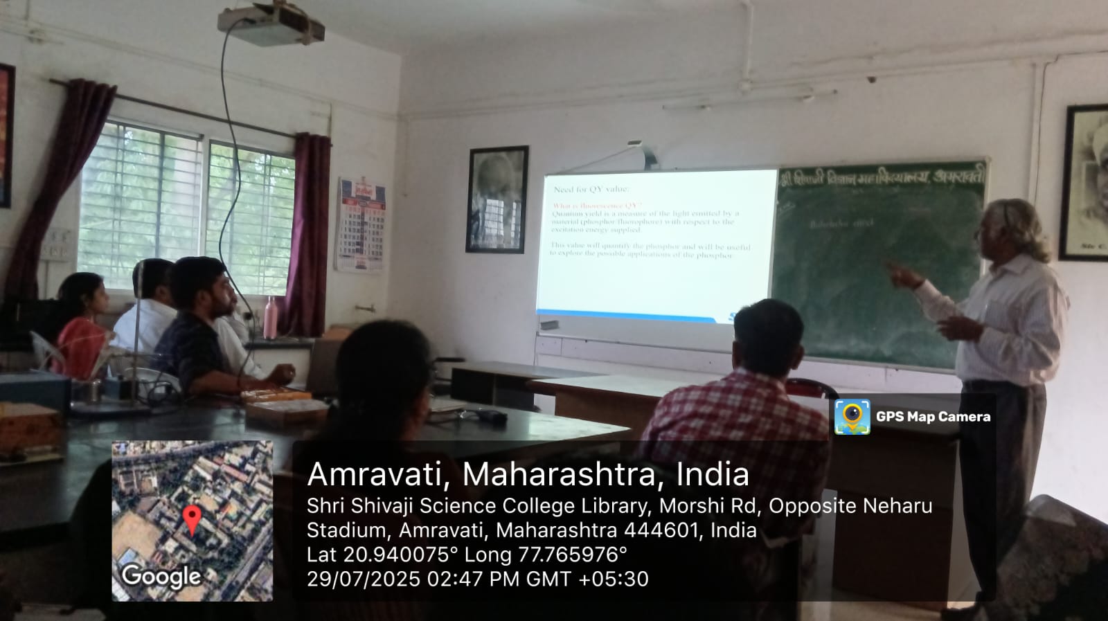 Faculty Members and B.Sc. Final Year and M.Sc. Physics students Interacting with Dr. Kennedy
