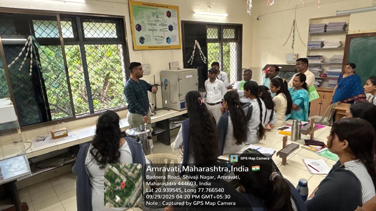 Deonstration of handling of autoclave by Dr Roshan Godse