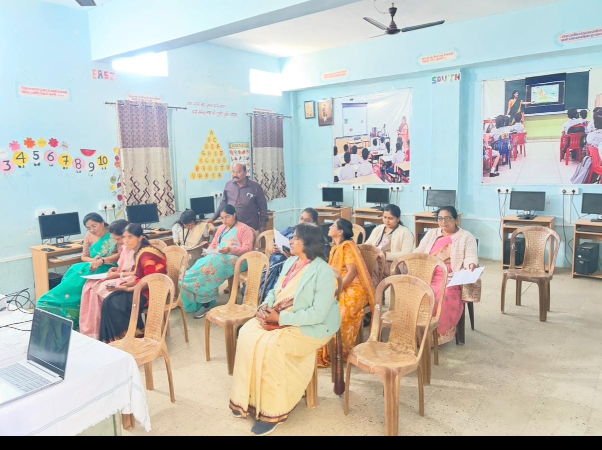 “Participants and organizers of the ICT Tools Training Program for Teachers.”