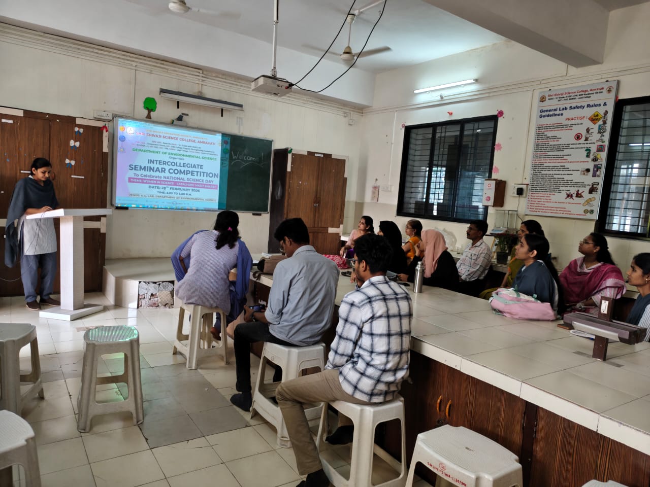 Students Particpated in Seminar Competition