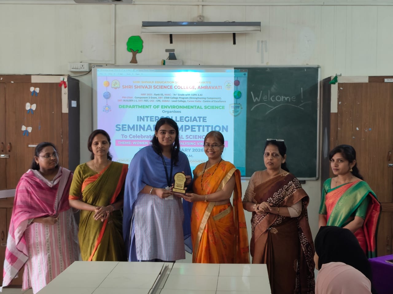 Resource person Felicitating Winner Student