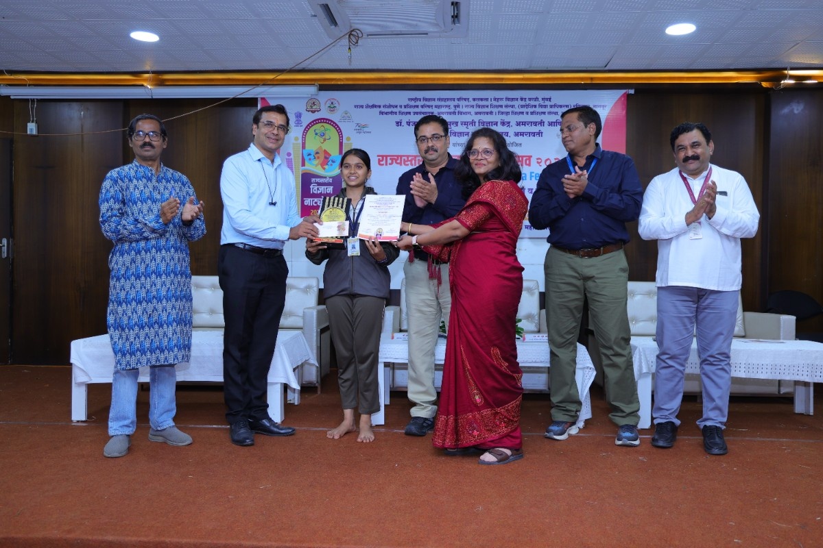 Best Actress: Ketaki Sunil Chavan, Shantiniketan Vidyamandir, Sangli