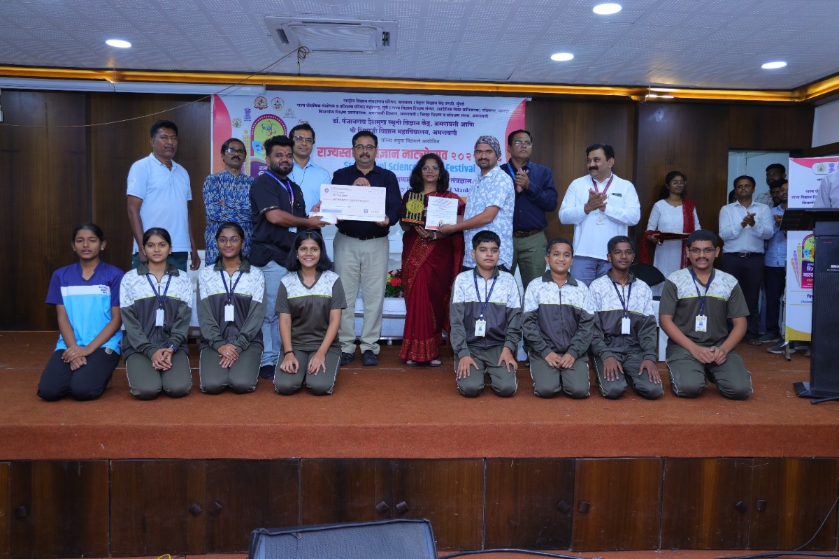 First Prize: Shantiniketan Vidyamandir, Sangli — Drama: Rishta Wahi Soch Nayi